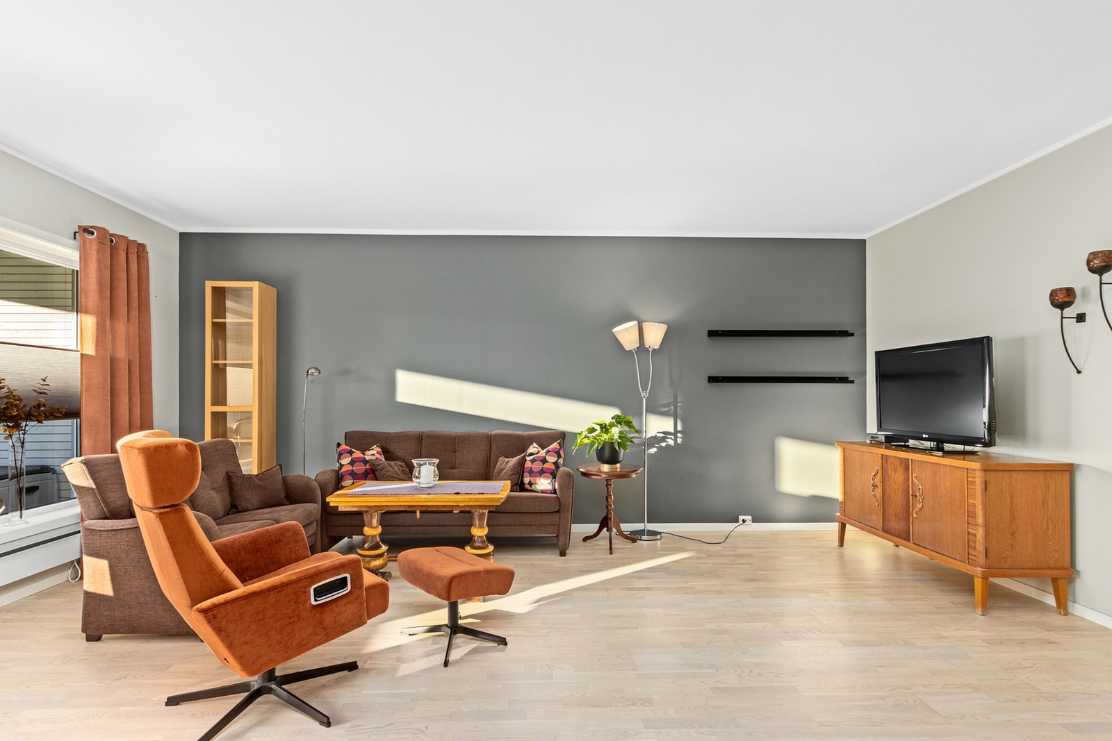 Stue med god plass til møblering. Galleribilde