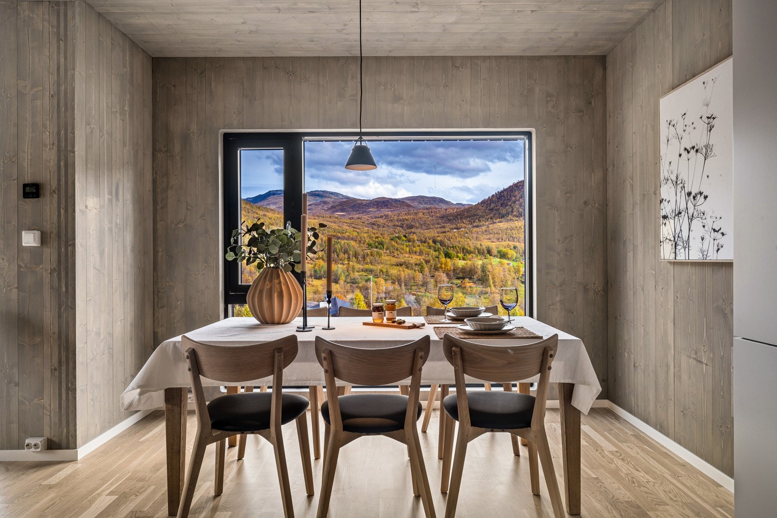 Nyt utsikten fra spisebordet Galleribilde