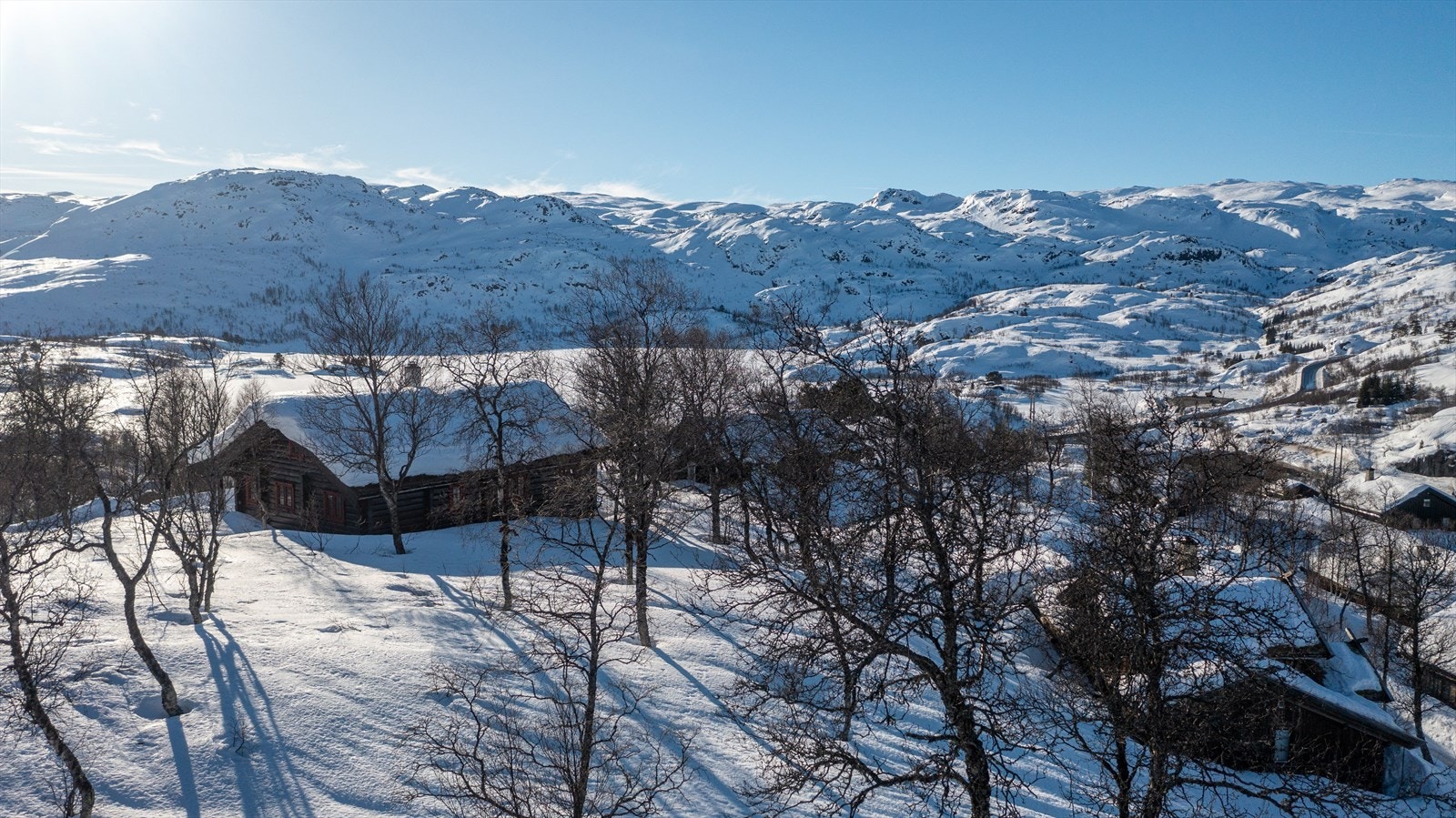 Tomten ligger meget fint til og her får du et innblikk i utsikten Galleribilde