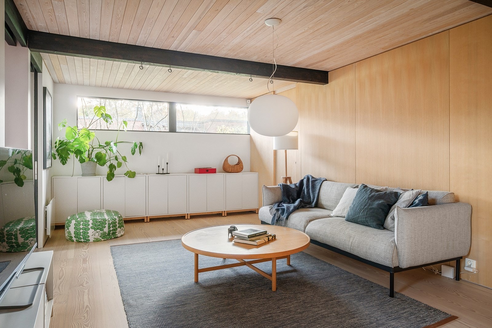 Et stort ekstra oppholdsrom for lek, avslapning og vennebesøk. Galleribilde