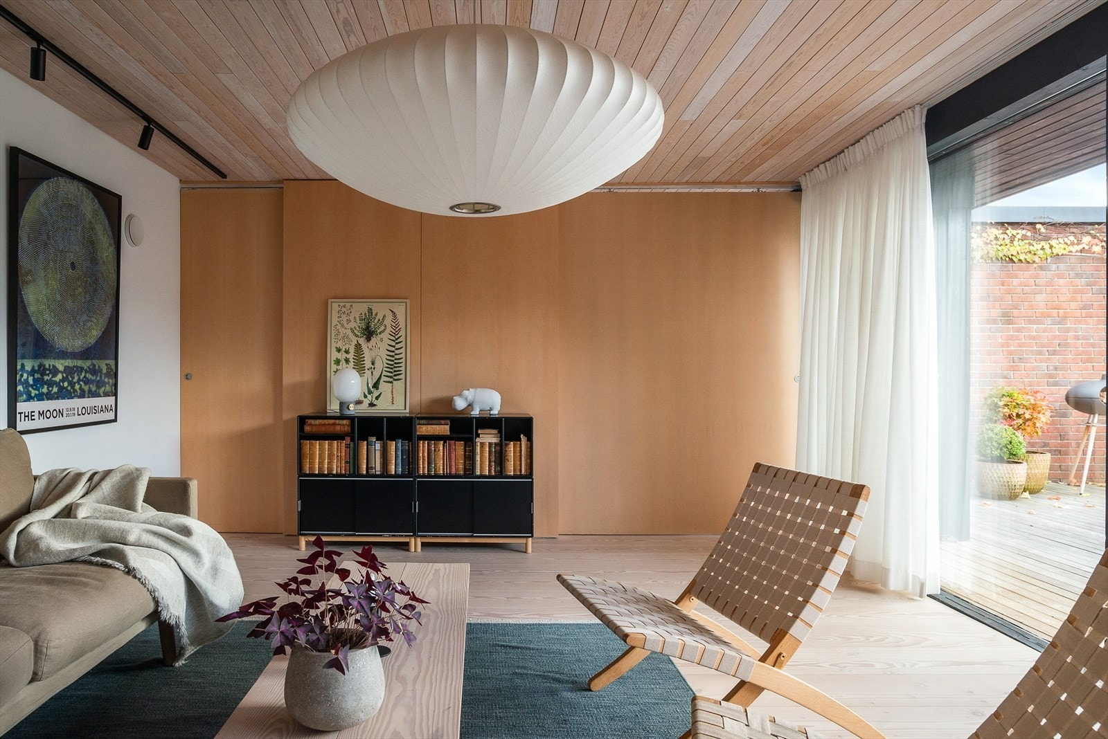 Dette gir en fleksibel planløsning hvor du kan lukke eller åpne rommene etter eget ønske og behov. Galleribilde