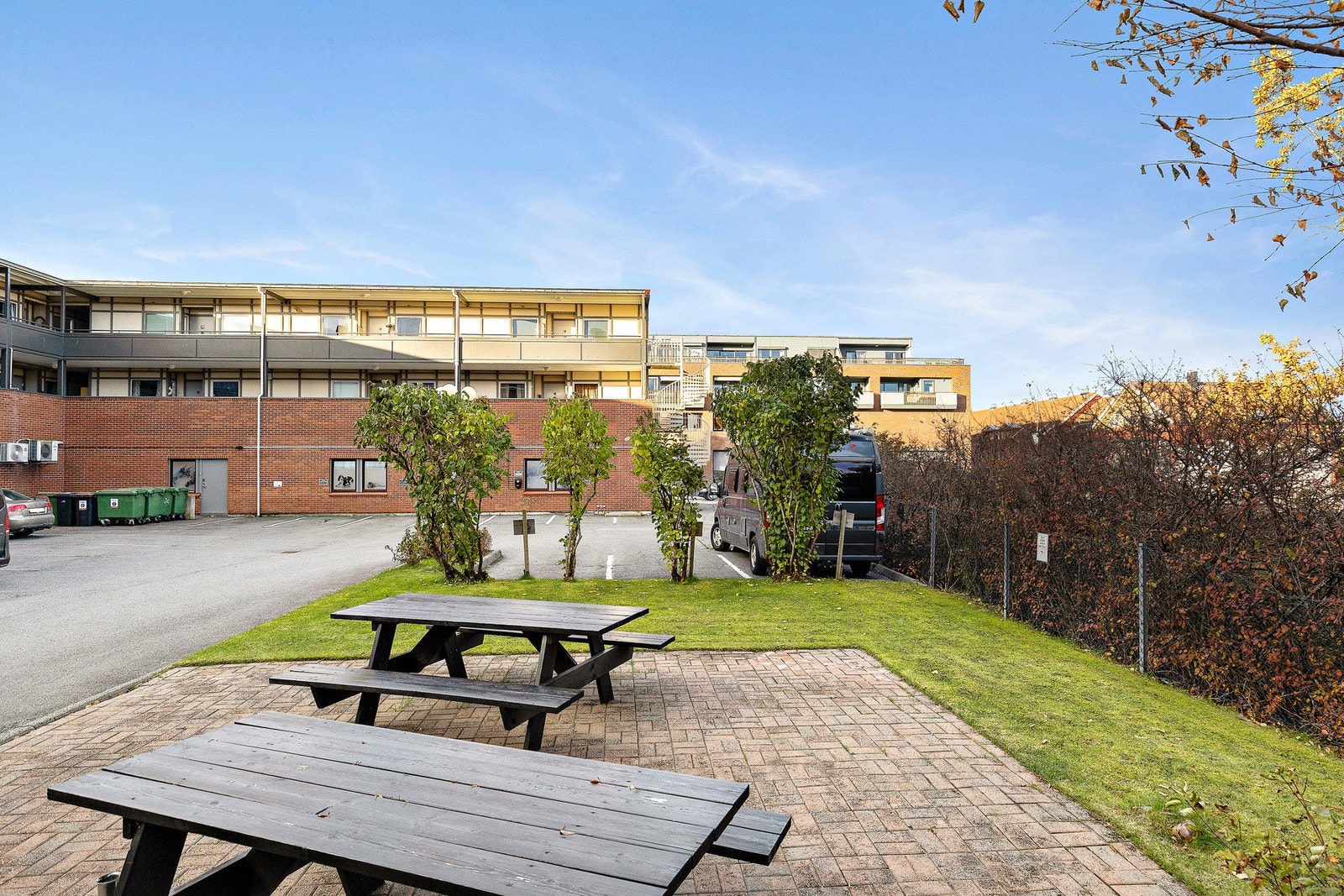Moheim er et godt etablert borettslag hvor du har forutsigbar bo-økonomi. Galleribilde