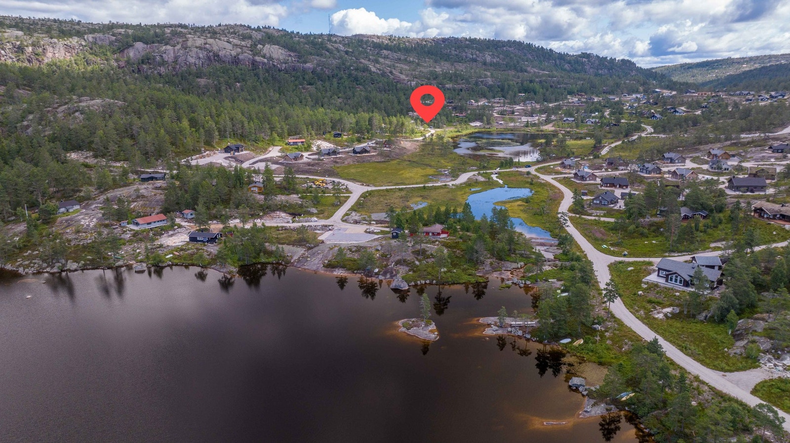 Dronefoto med tomt H185 ca plassert Galleribilde