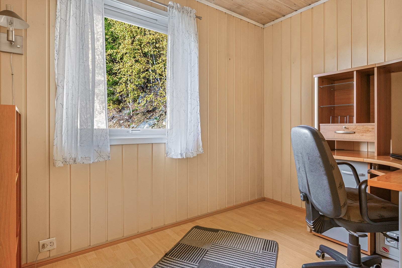 Kontor/soverom i hovedetasje. Galleribilde
