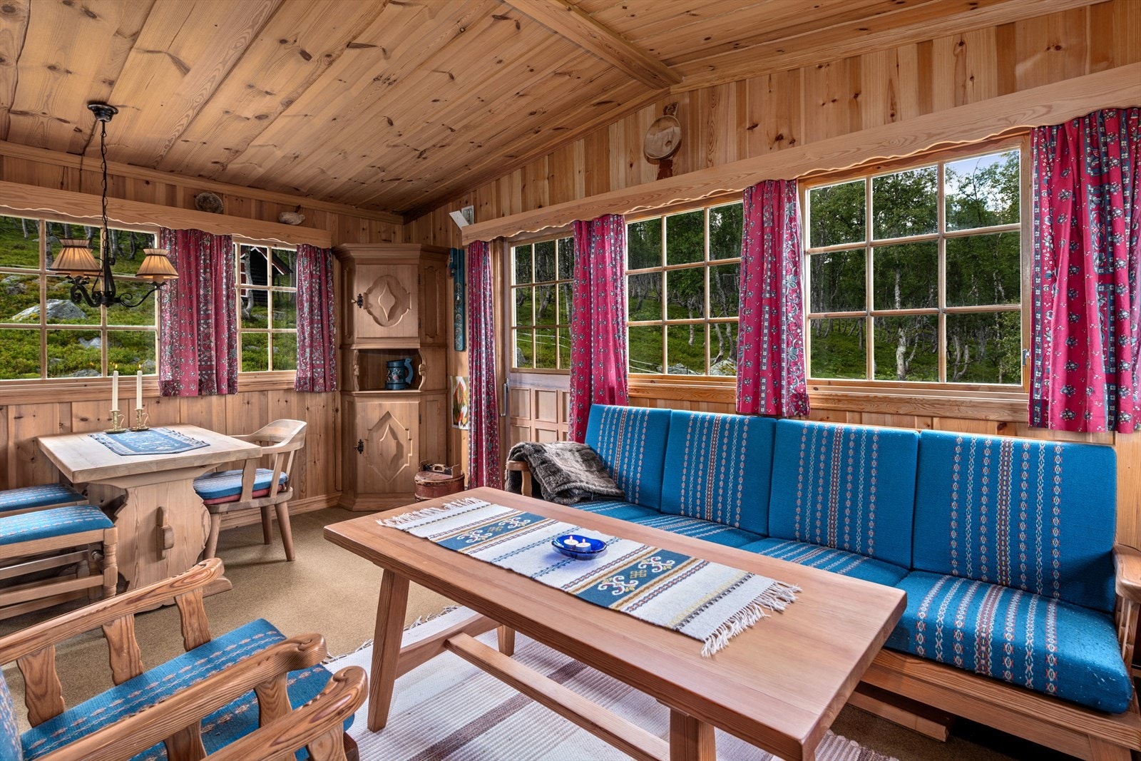 Stue/spisestue Galleribilde