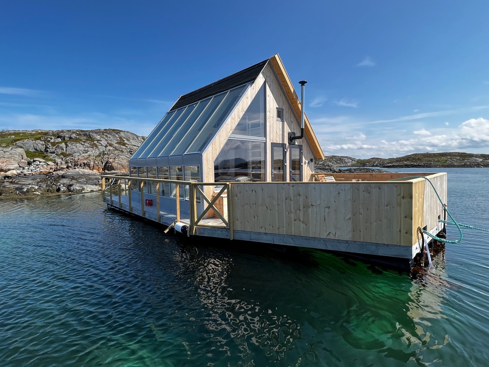 Folksomt på hytta ?
Flytende Suite anbefales Galleribilde