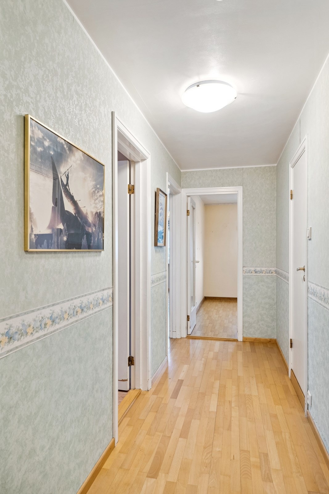 Velkommen inn til en obligasjonsleilighet med potensiale - meget god planløsning! Galleribilde