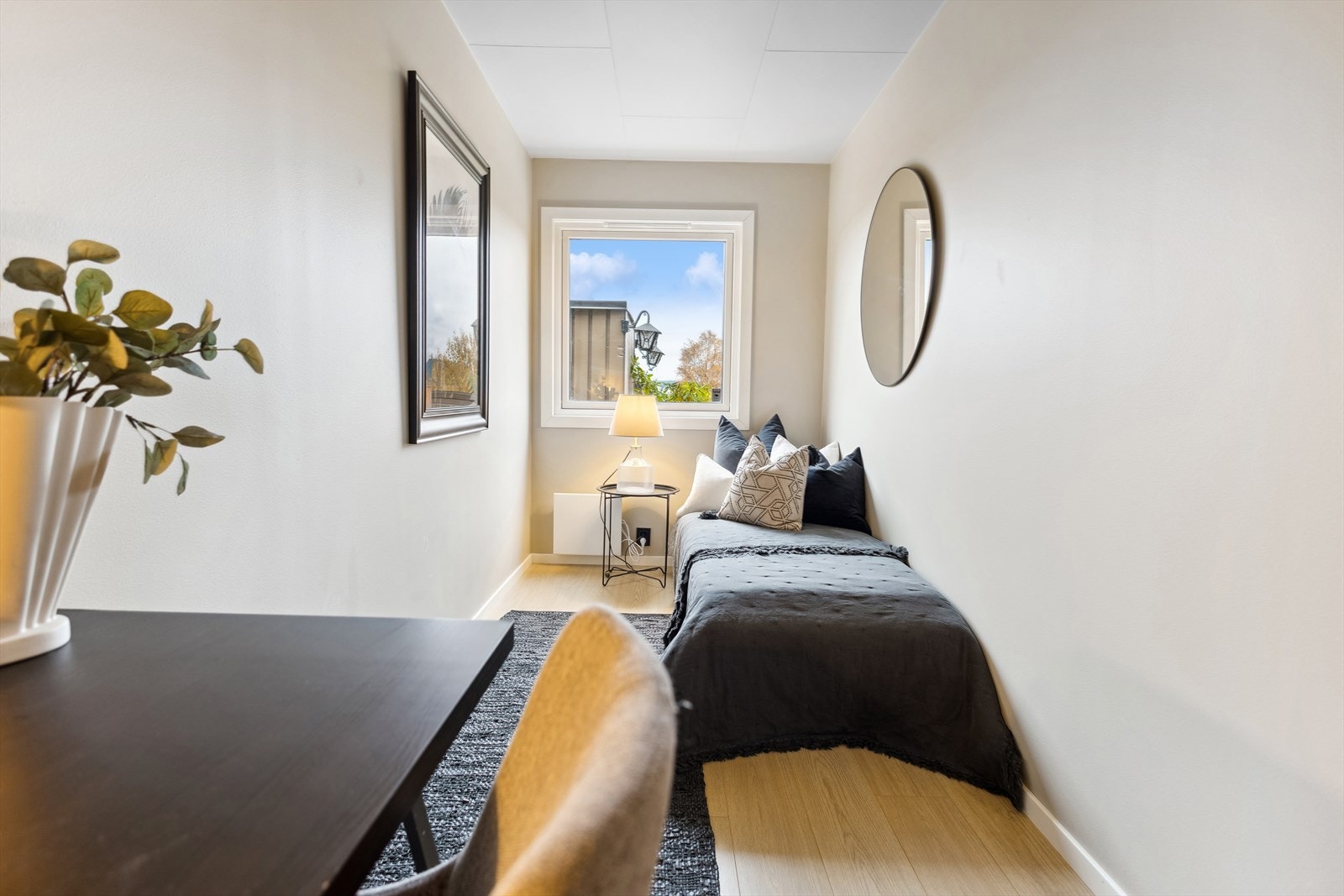 Soverom II egner seg godt som gjesterom, barnerom og/eller kontor. Galleribilde