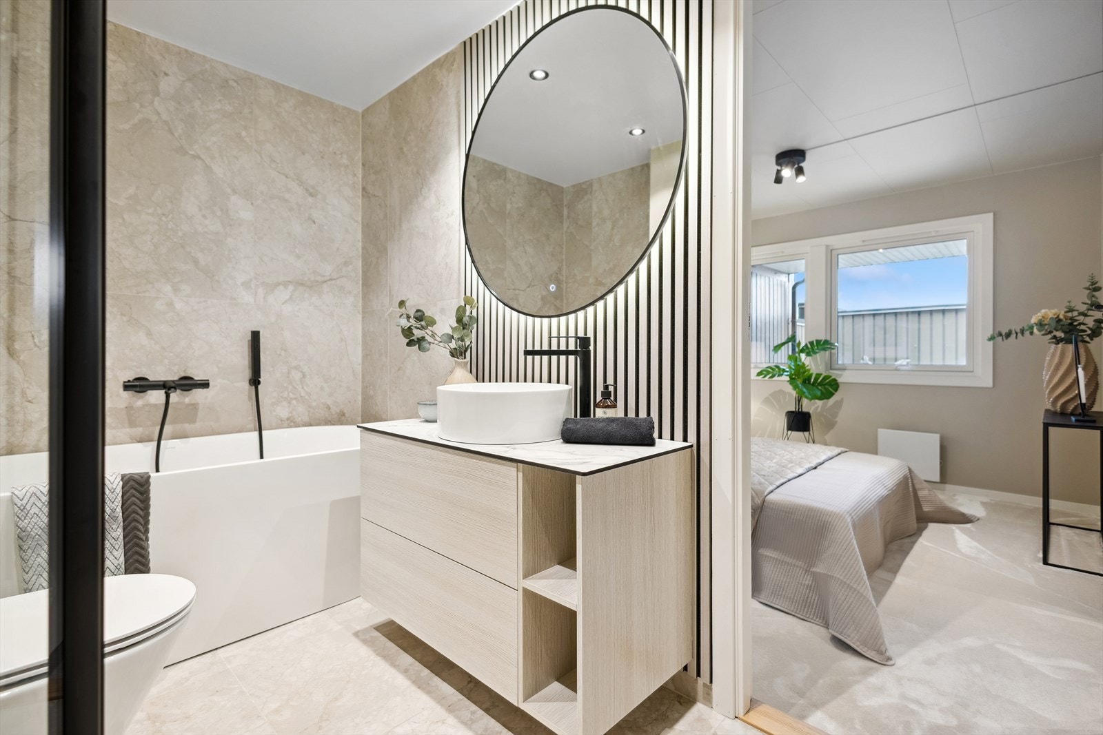 Hovedsoverommet har eget bad, gir en sikkelig hotell følelse! Galleribilde