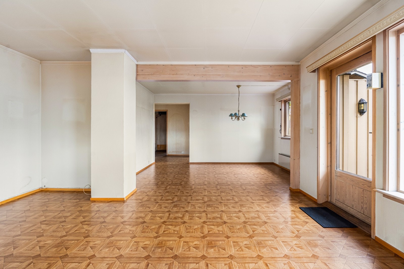 Det er god plass til å møblere med sofagruppe, medievegg og spisebord. Galleribilde