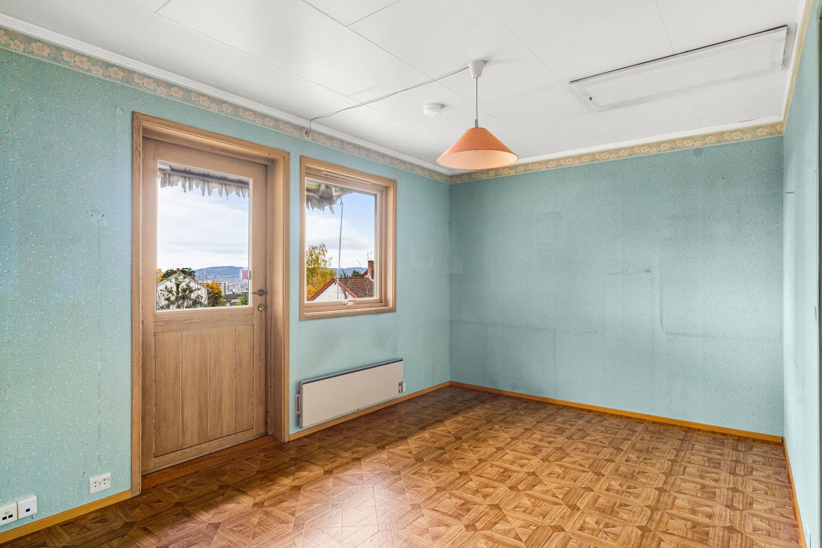 Her har du god plass til stor garderobe for oppbevaring av klær. Galleribilde