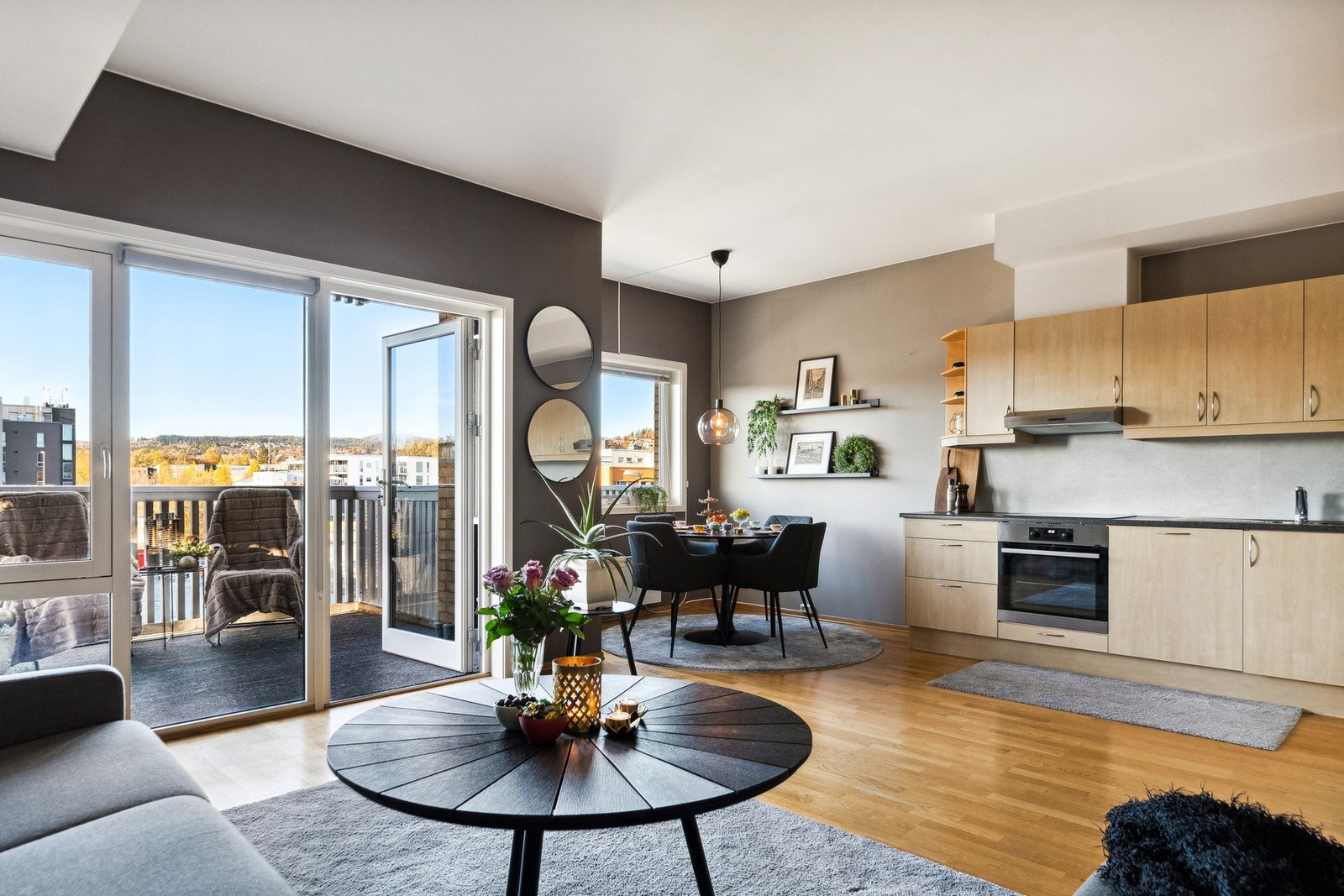 EiendomsMegler1 v/ Jonas Andreassen har gleden av å presentere en flott 3-roms leilighet i selsbakkvegen 39 Galleribilde