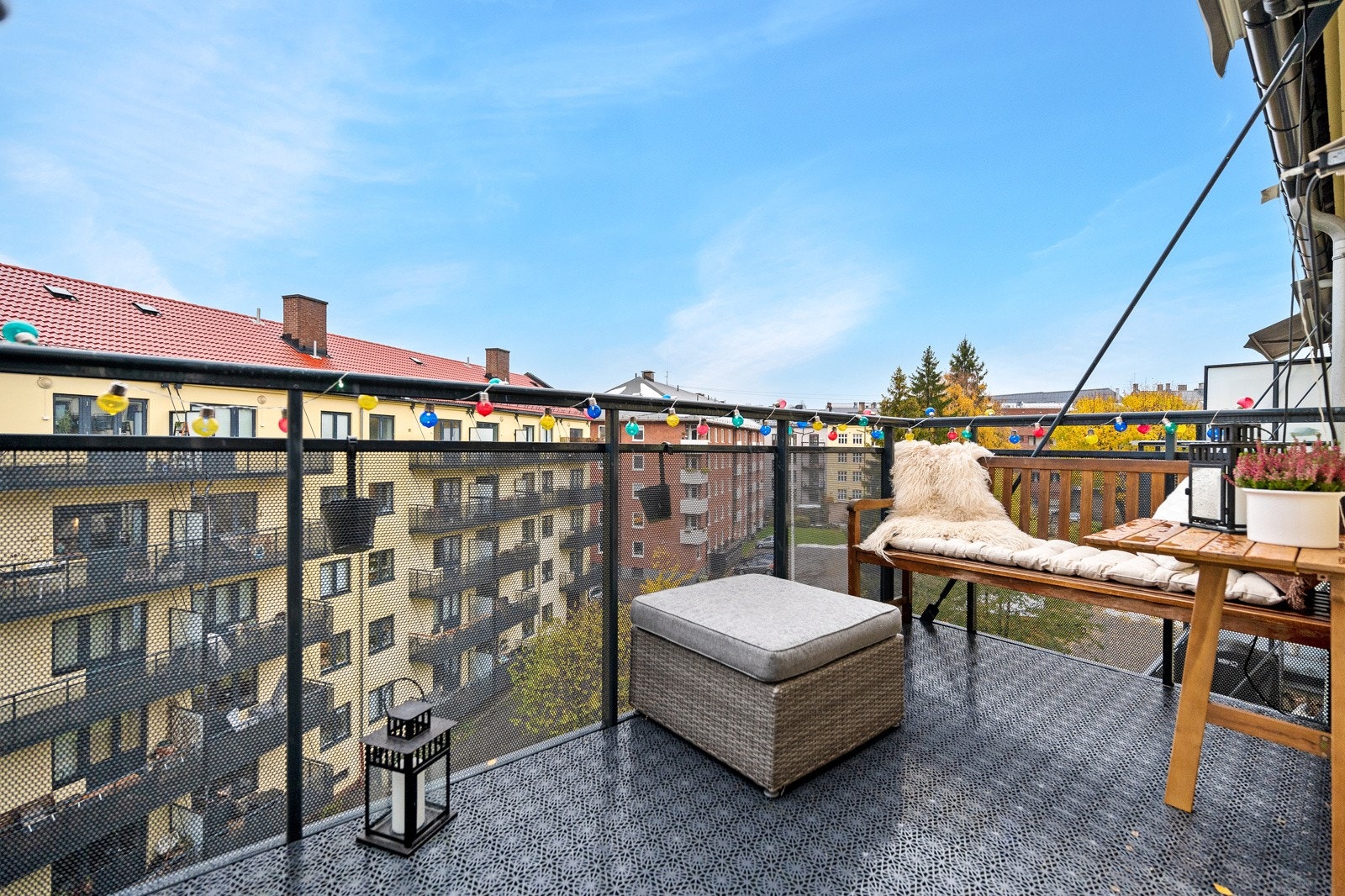 Balkongen vender mot nordvest og er på 6 kvm. Galleribilde