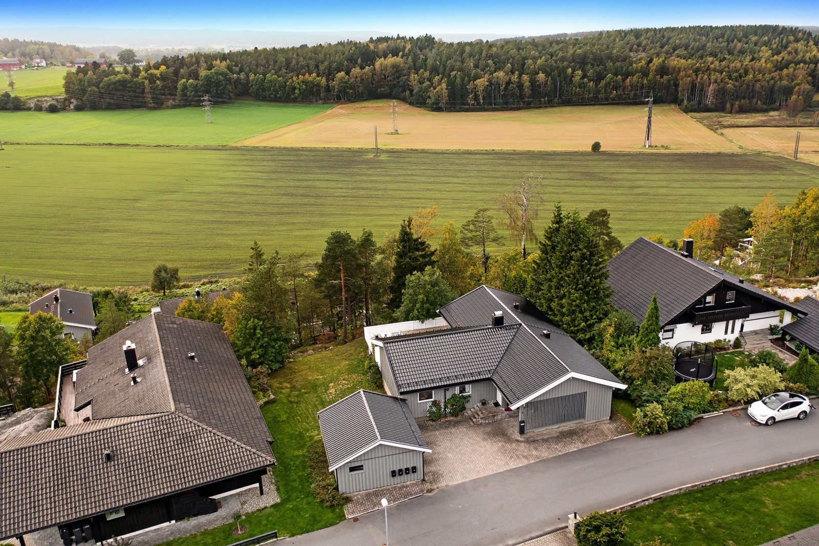 Flott solrik beliggenhet - Innholdsrikt - Utsikt - Vestvendt - Barnevennlig