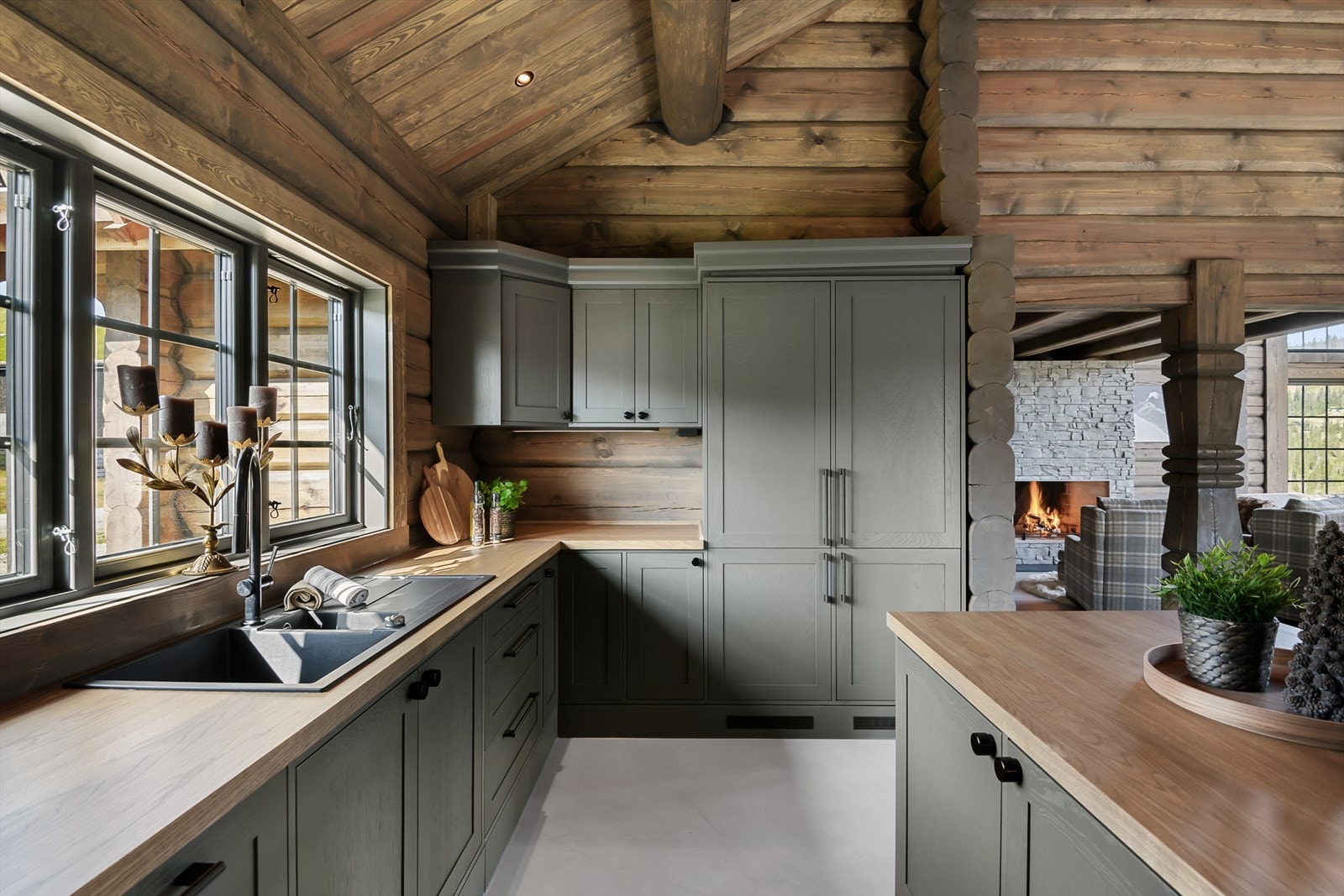 Det er 2 integrerte kombiskap i innredningen. Galleribilde