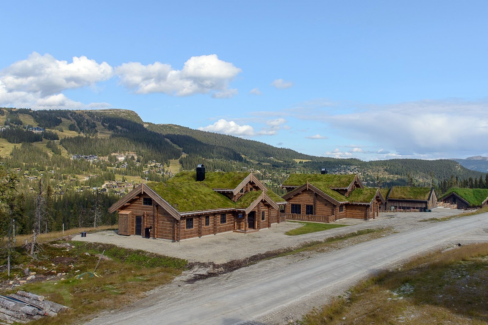 Nyoppført, innbydende og lekker hytte med gjennomtenkte og gode løsninger. Galleribilde