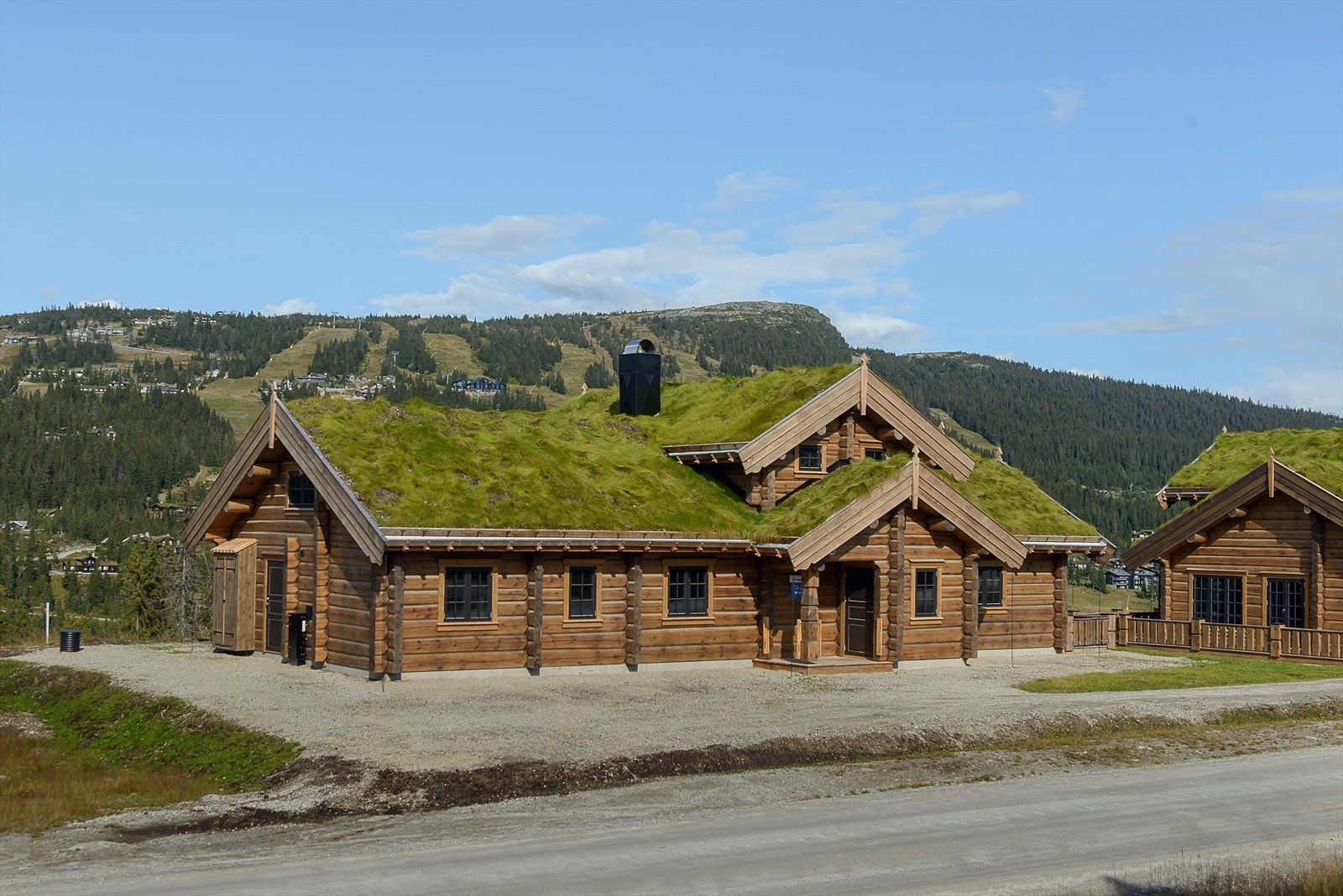 God parkering ved hytta. Galleribilde