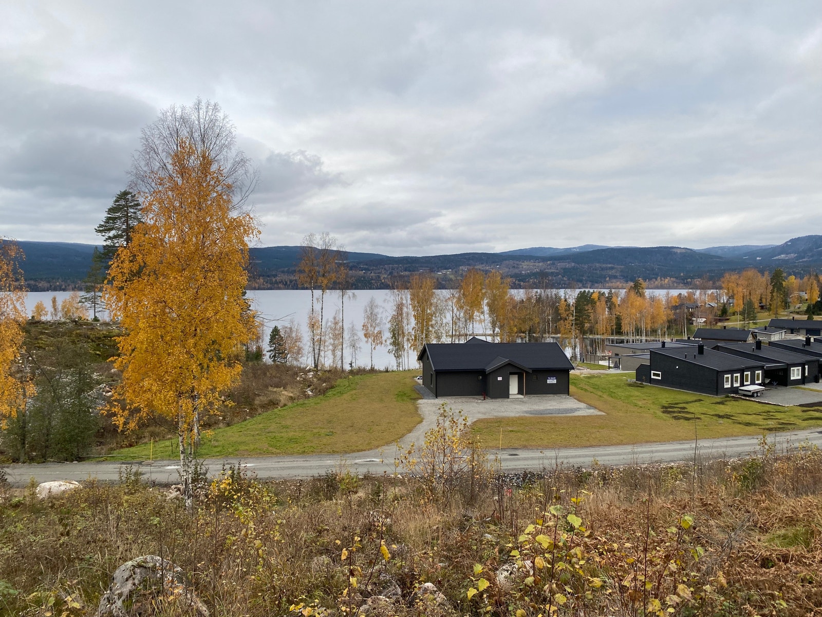 Fra tomt 20 vil du ha fri og uhindret utsikt mot syd, vest og vakre Hurdalssjøen. Galleribilde