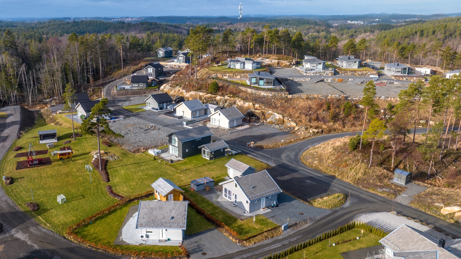 Dette trivelige hyttefeltet har plass til flere hyttenaboer! Galleribilde