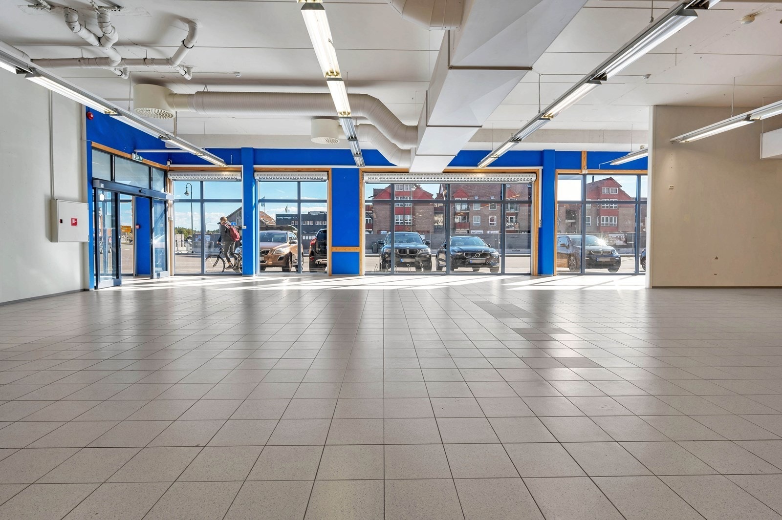 God eksponering ut mot travel gate/torg Galleribilde