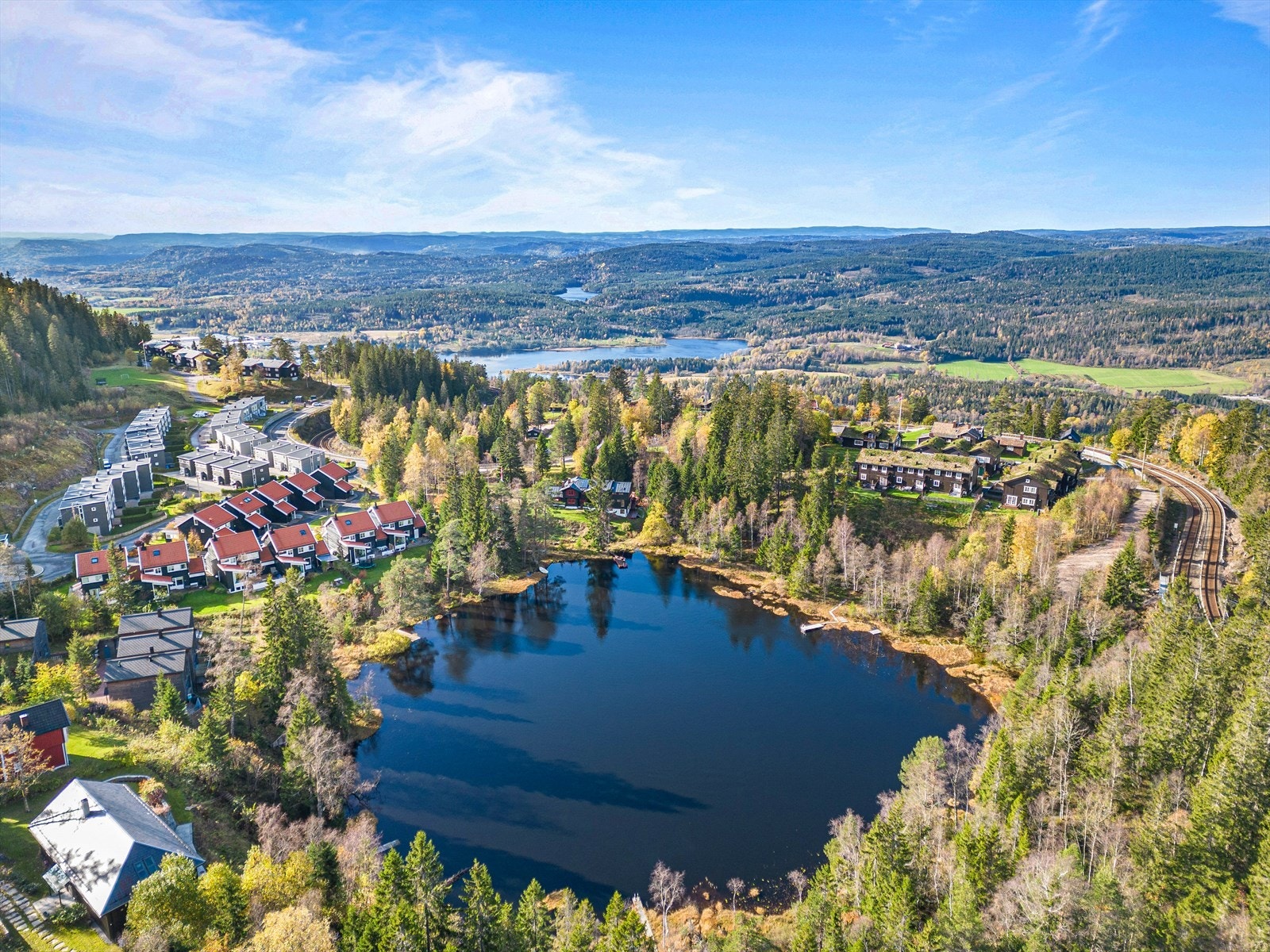 Eiendommen ligger i et meget ettertraktet og populært område. Galleribilde