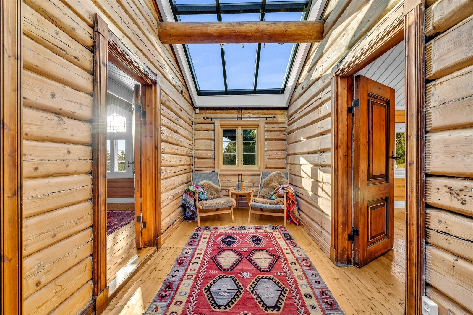 Gang i 2. etasje mot sør. Galleribilde