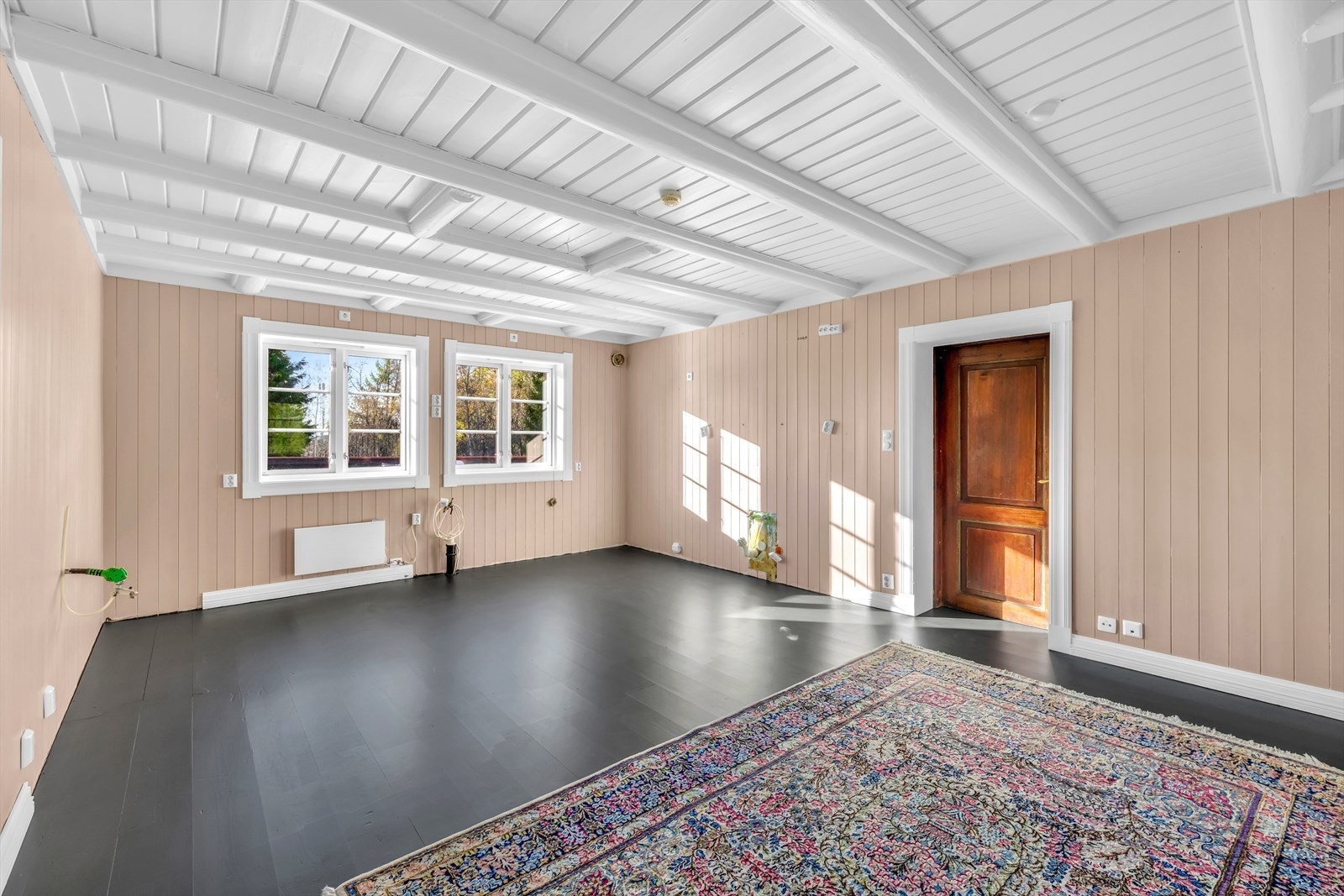 Kjøkkenet er stort og gjennomgående med flere innredningsmuligheter. Se digital styling for forslag. Galleribilde