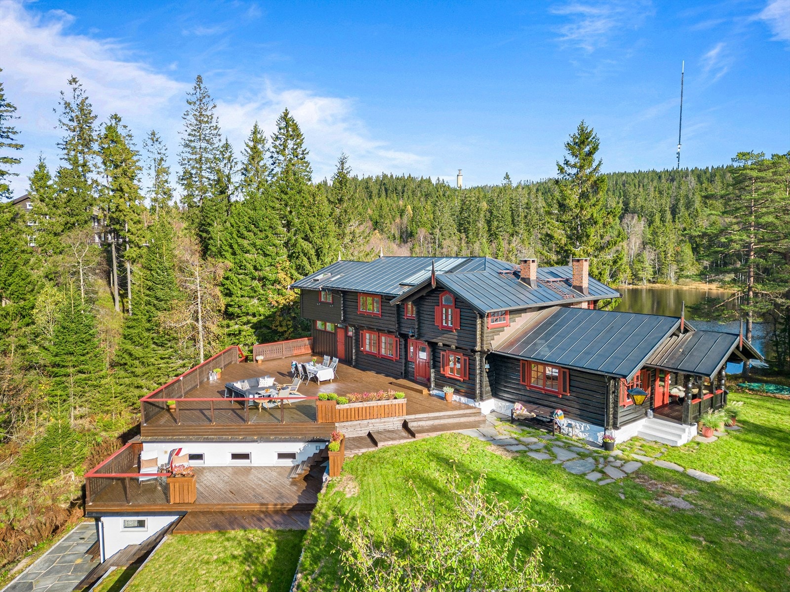 Det er foretatt flere oppgraderinger og utbedringer av eiendommen. Se tilstandsrapporten. Galleribilde