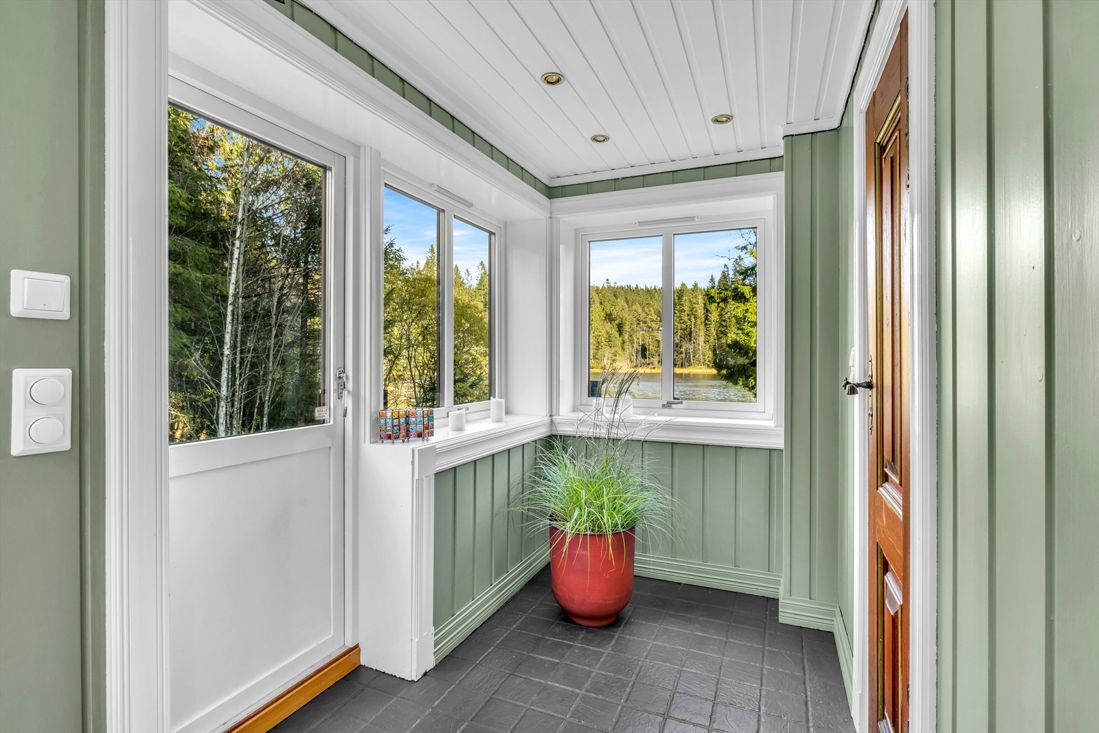 Gangen i underetasjen. Galleribilde