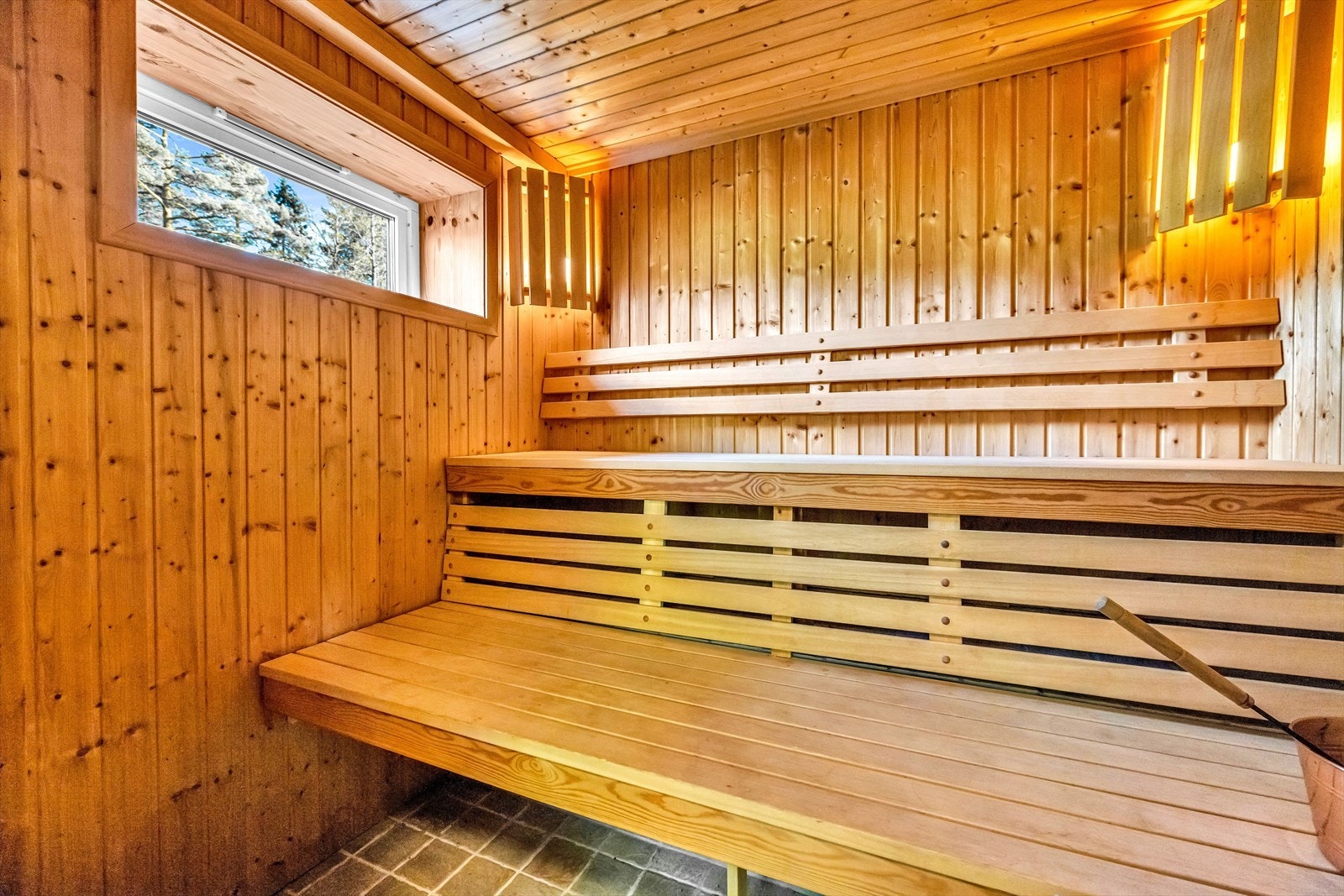 Herlig med badstue etter et bad i Lillevann. Galleribilde