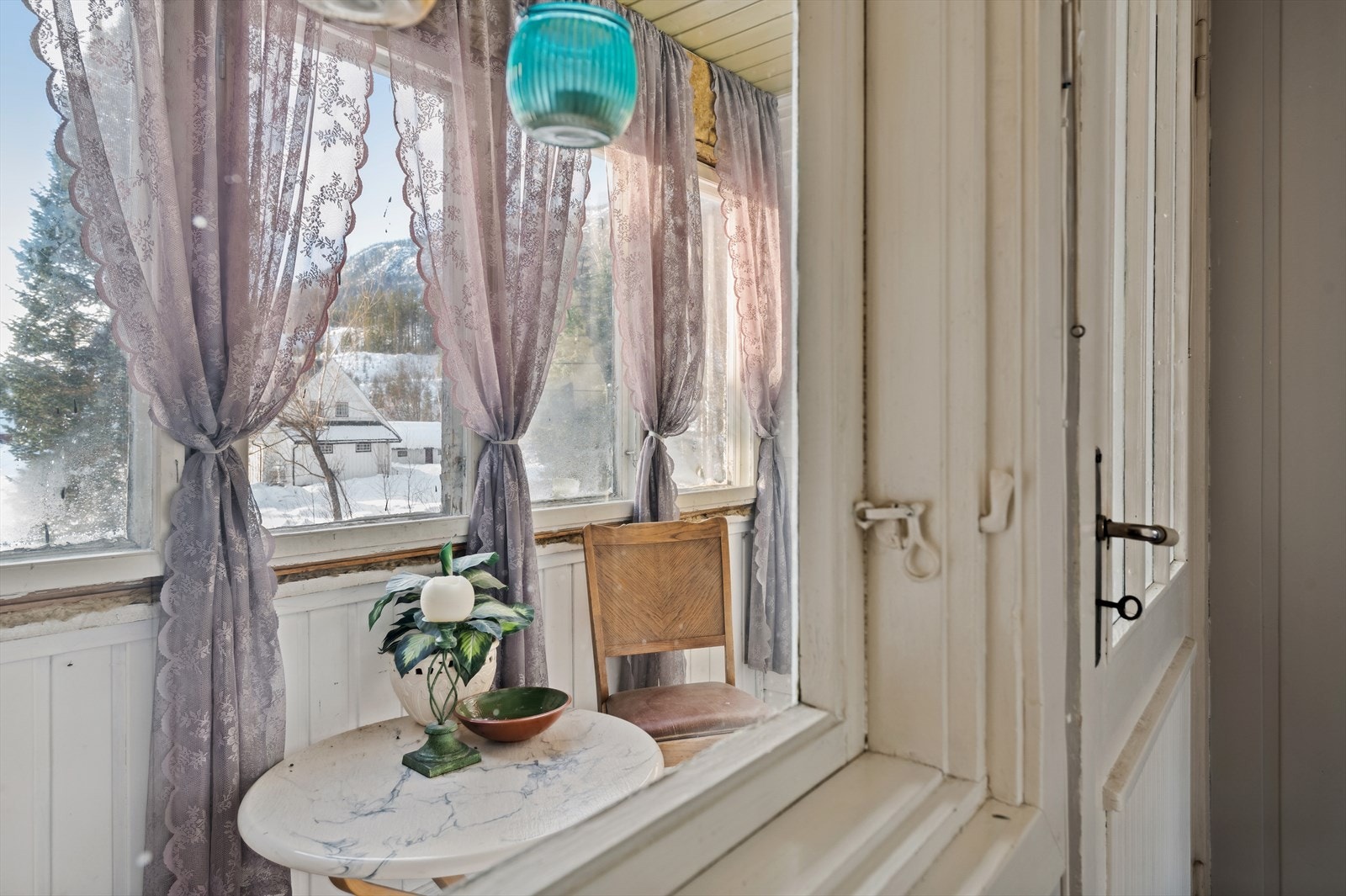 Sjarmerende innglasset veranda! Galleribilde