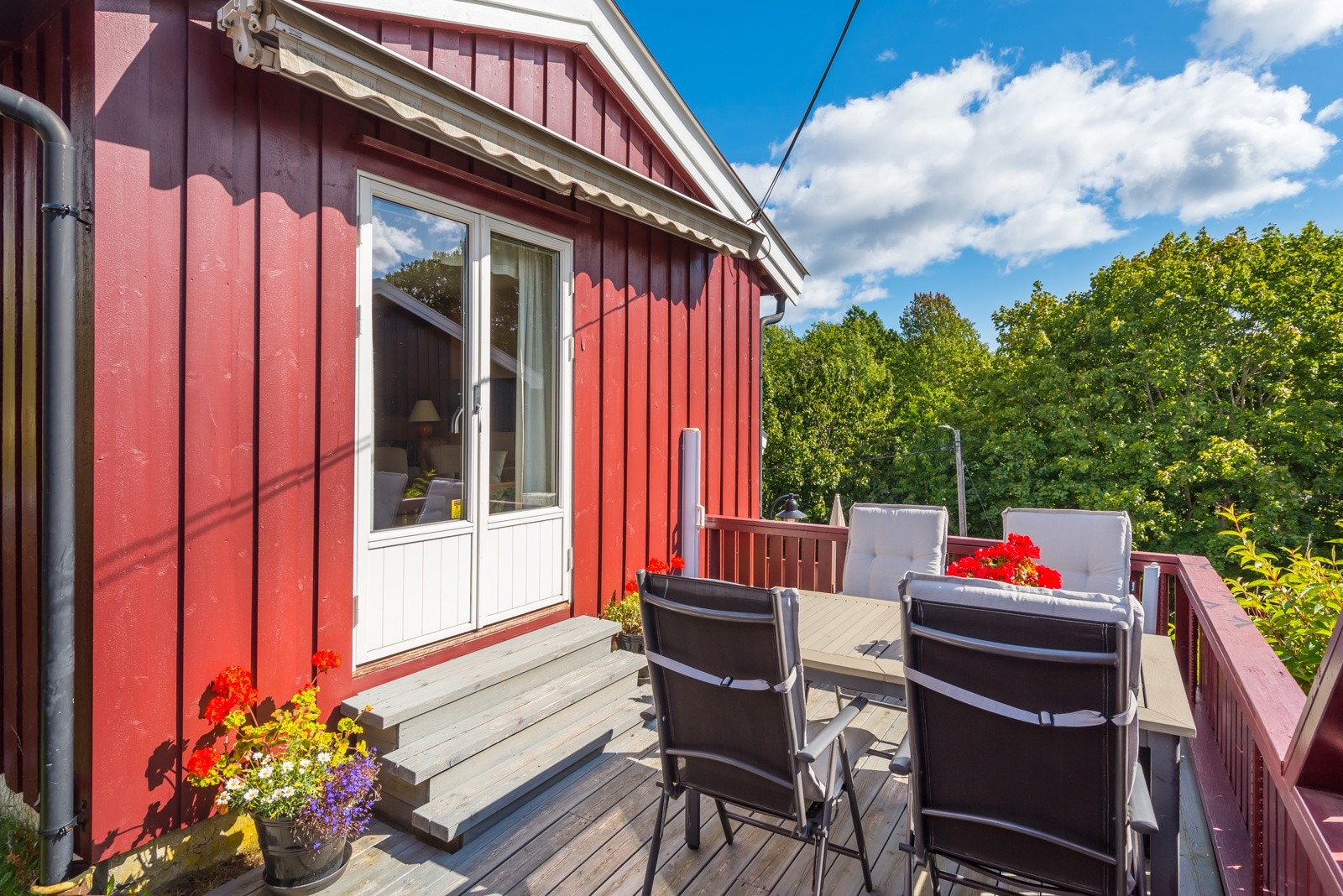 Terrasse med adkomst fra/til stuen - ca. 13 kvm Galleribilde