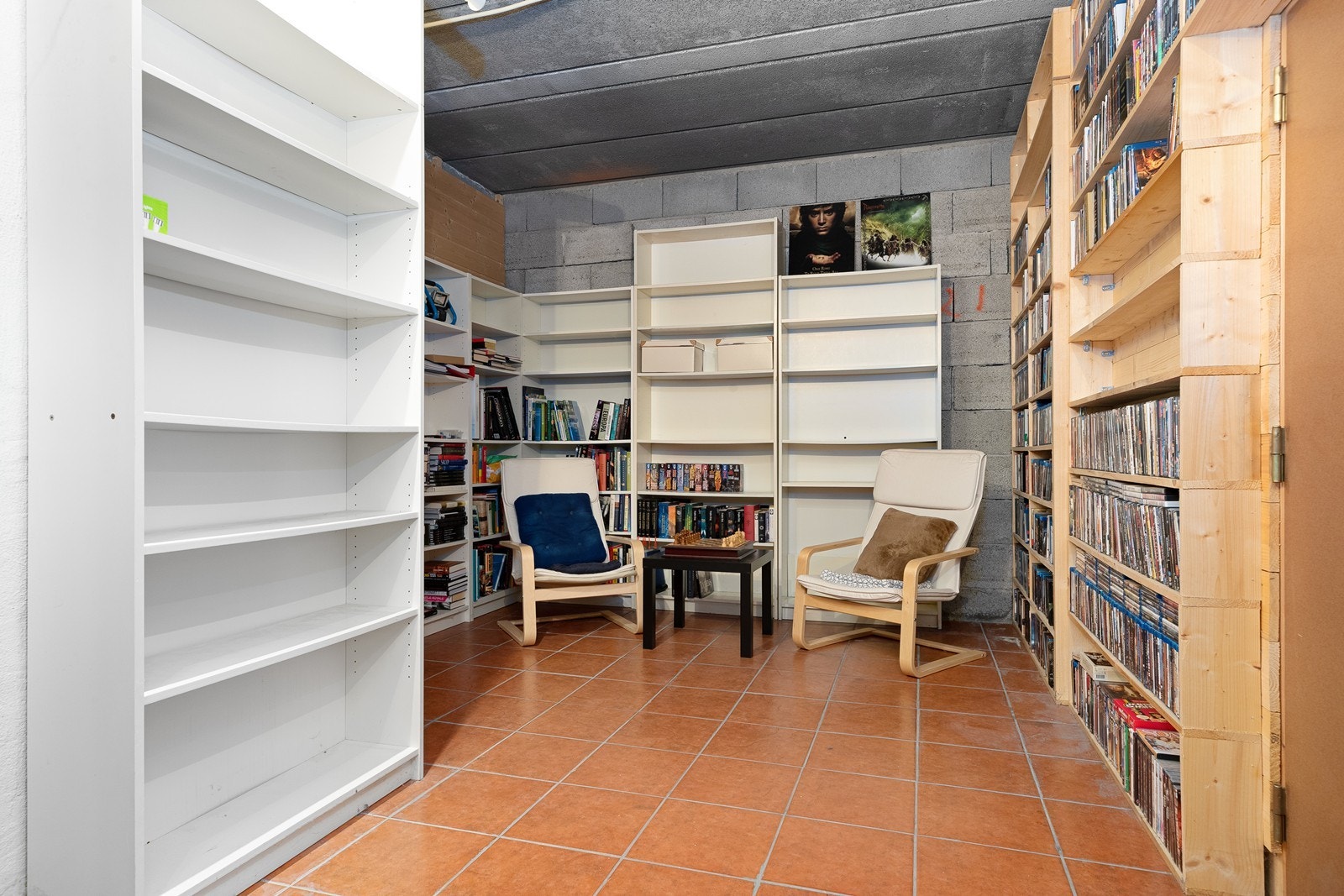 Bod i kjeller (brukt som hobbyrom) Galleribilde