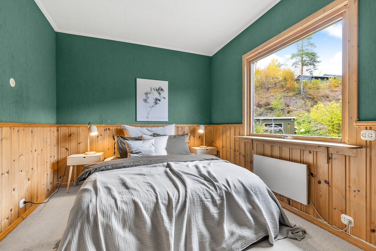 Boligen har til sammen 4 soverom, med et i 1. etasje og de tre andre samlet i 2. etasje Galleribilde