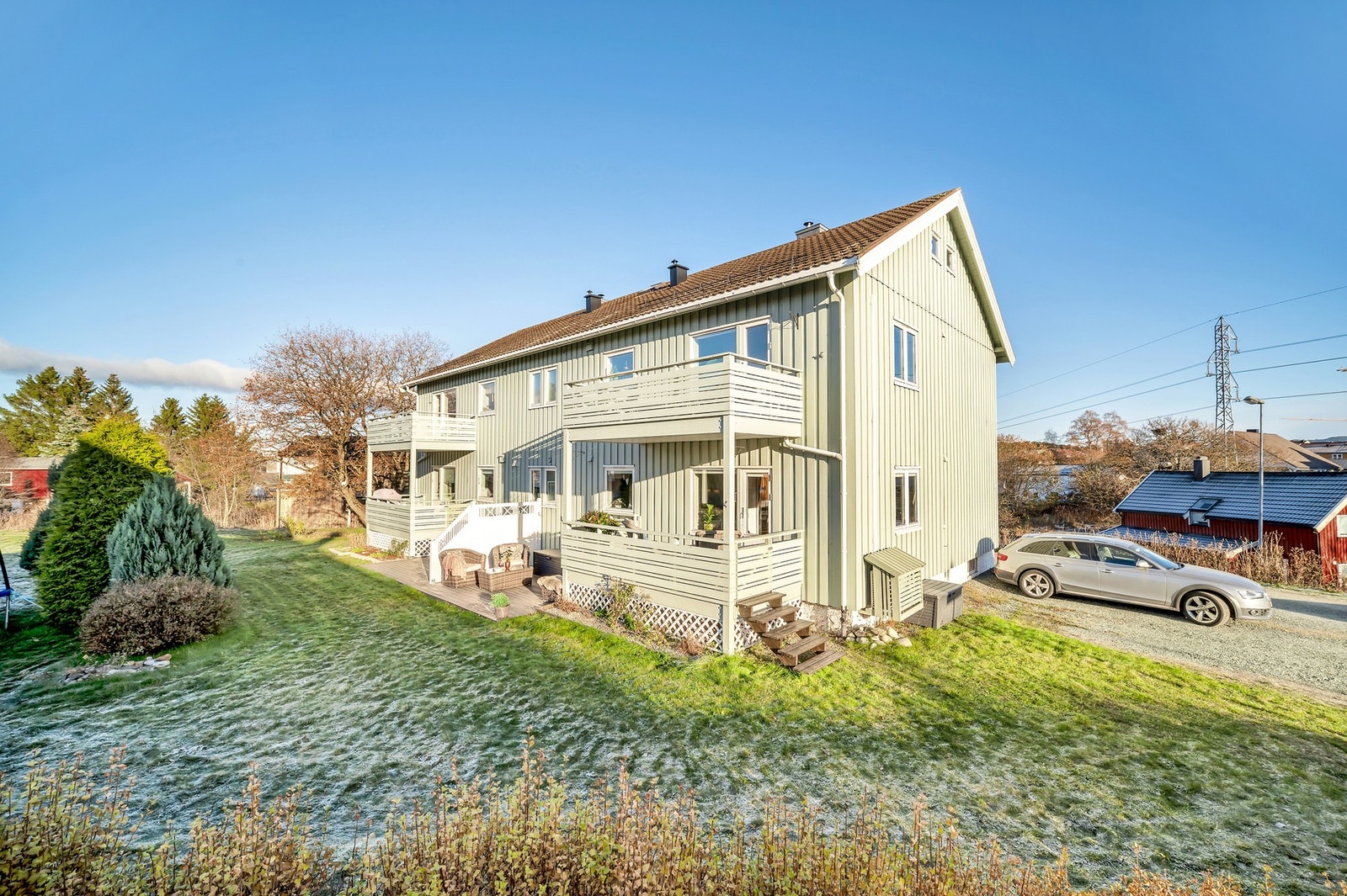 Leiligheten ligger i byggets første etasje, i et svært rolig og tilbaketrukket boområde. Galleribilde