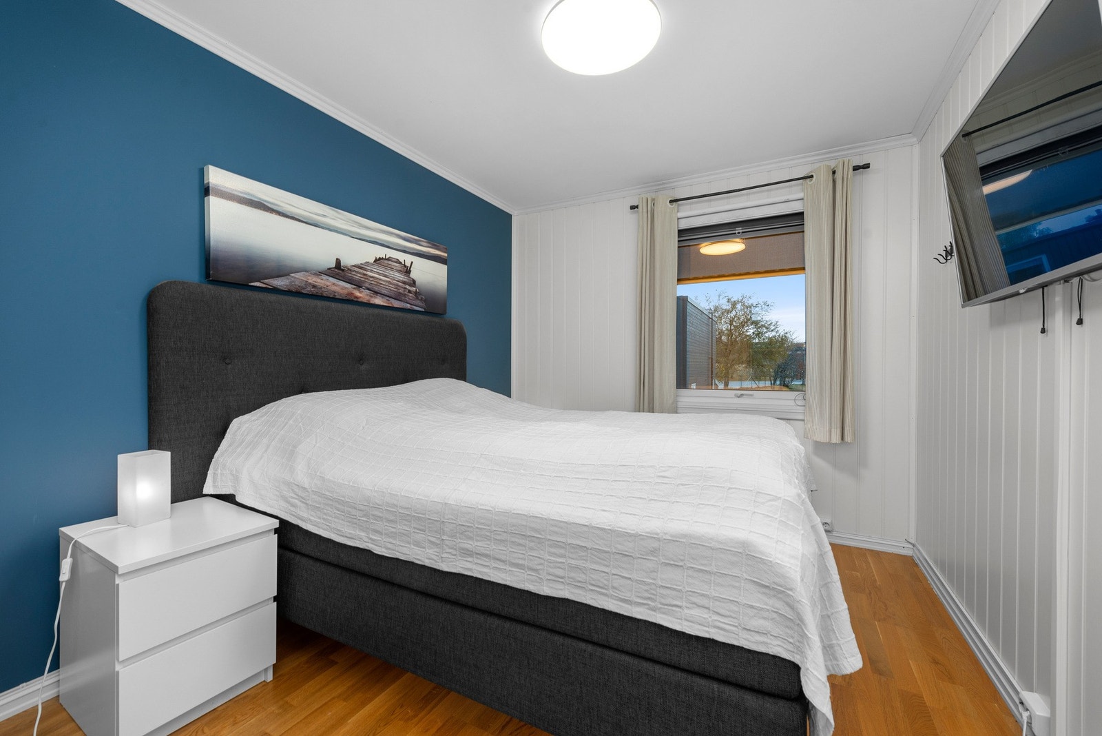 Hovedsoverom i 2 etasje på 9,5m2 Galleribilde