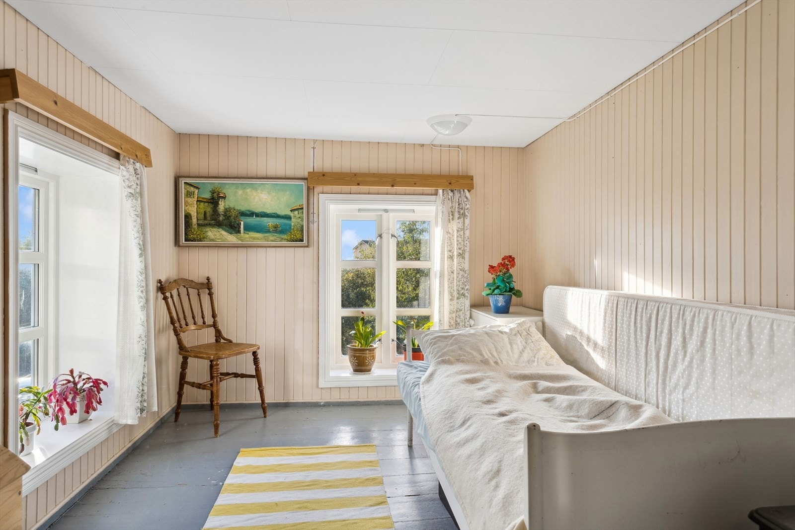 To soverom i 2. etasje på hhv. 9 og 13,5 m² Galleribilde