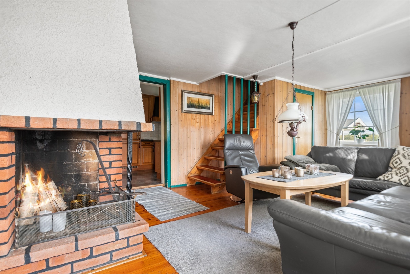 Dagligstue med peis, våningshus 1. etg. Galleribilde