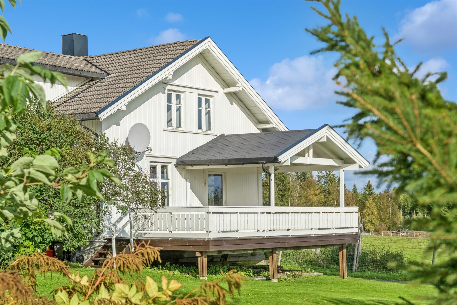 Kårbolig med sørvendt terrasse Galleribilde