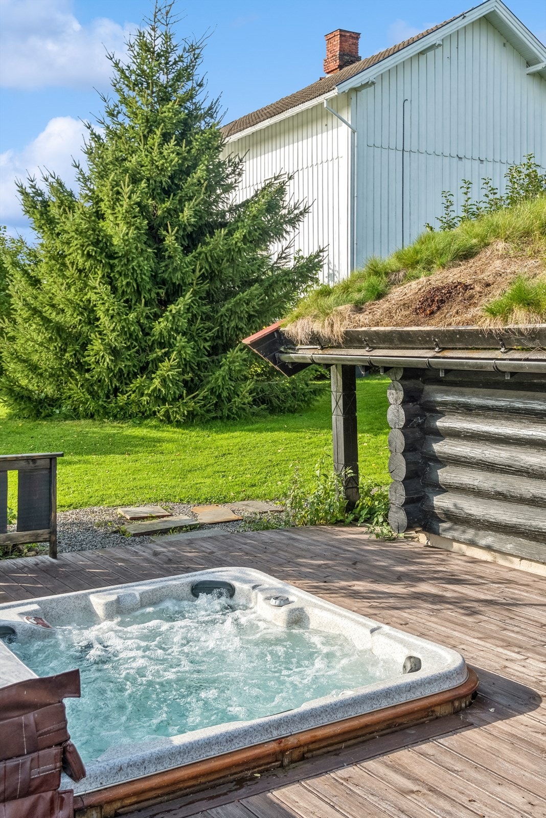 Jacuzzi ved anneks Galleribilde
