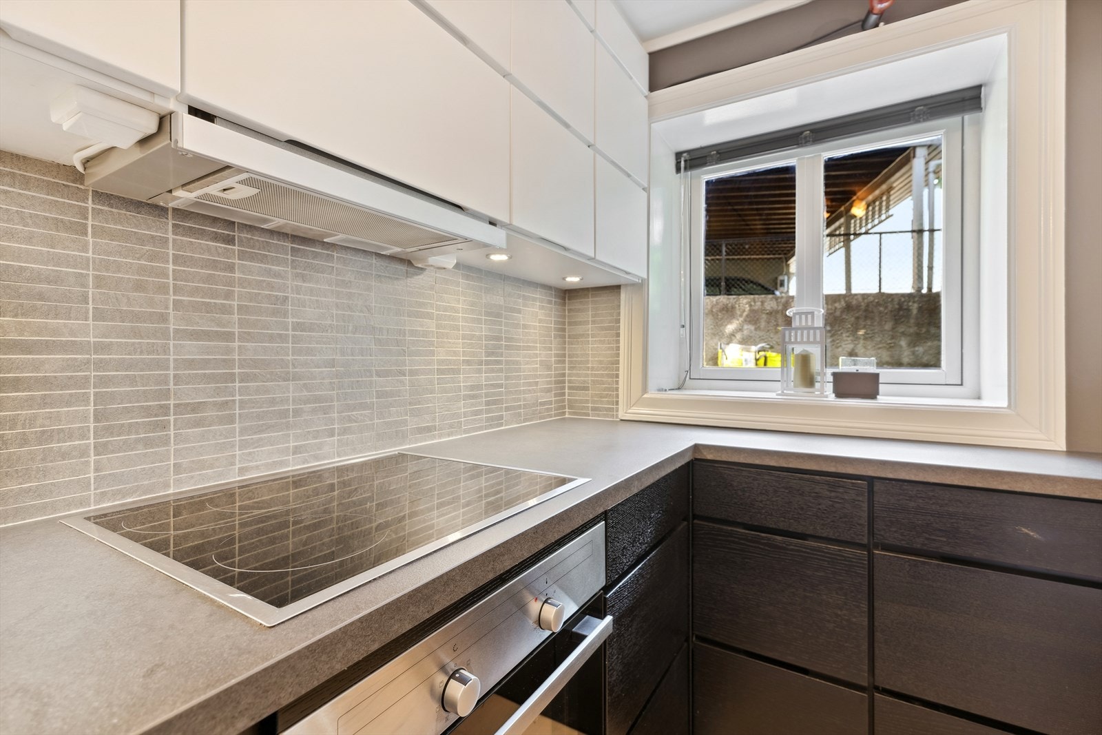 God oppbevarings- og arbeidsplass. Galleribilde