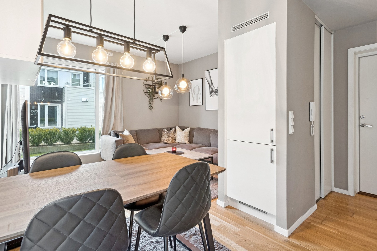 Velkommen til Vikhovlia 1515 - Kontakt megler på 918 50 709 / morten.kjelsberg@em1.no dersom det ønskes privatvisning. Galleribilde