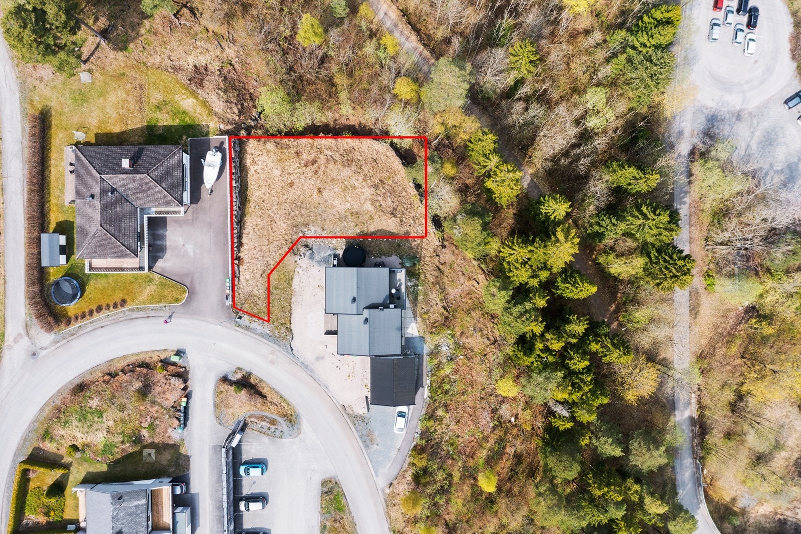 Dronefoto med ca. markering av eiendommen Galleribilde