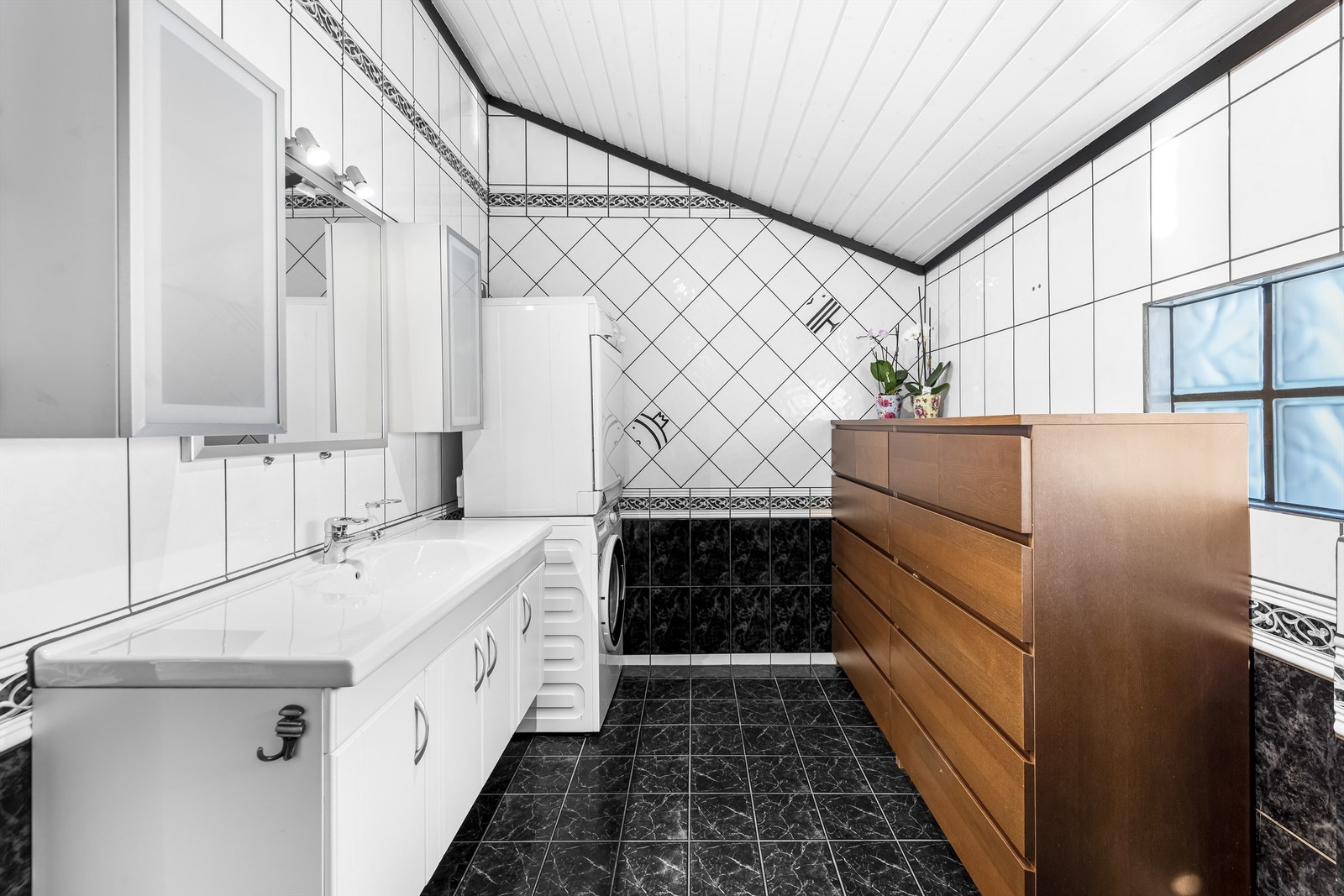 Flislagt bad Galleribilde