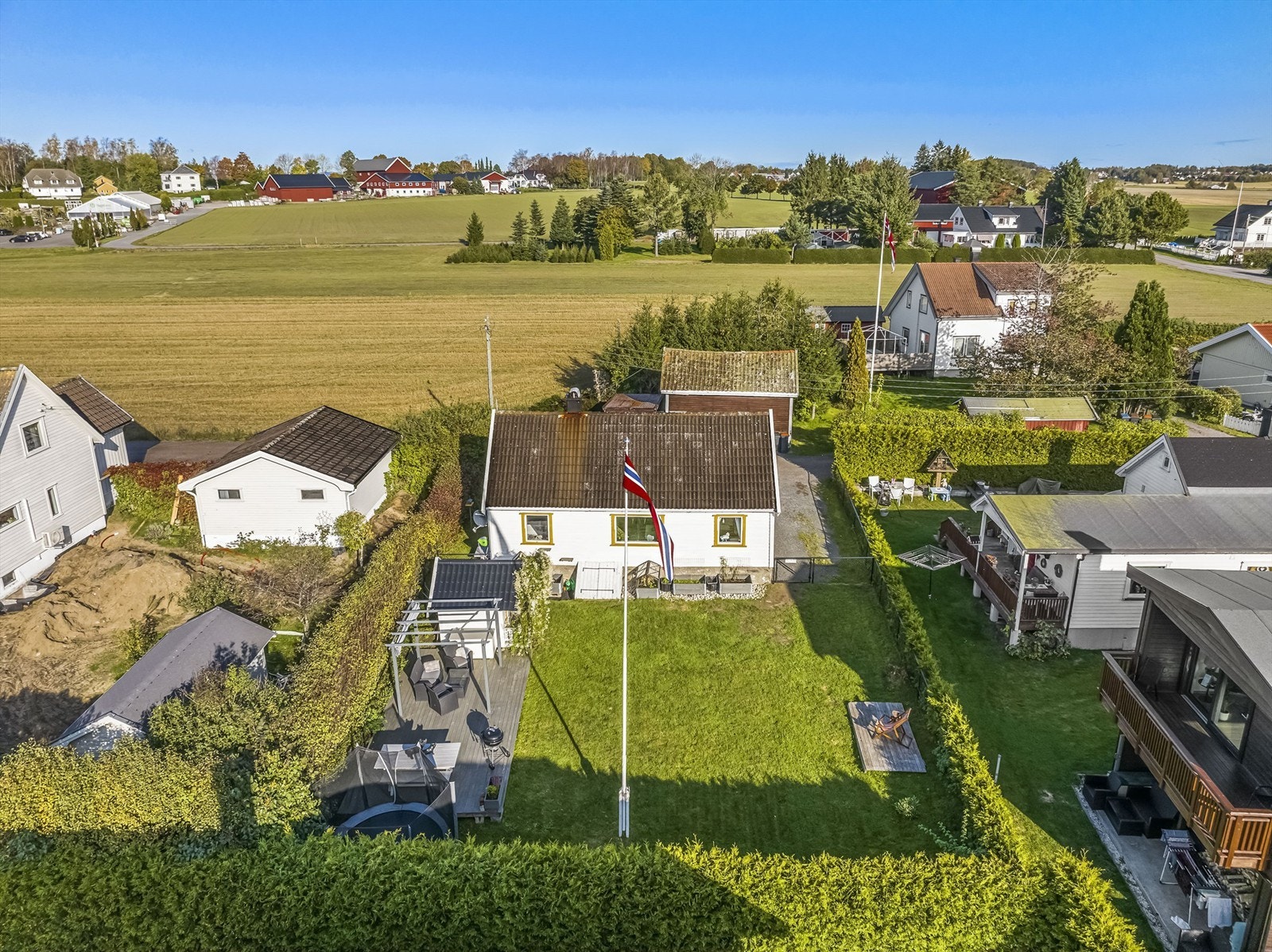 Eiendommen ligger i landlige omgivelser Galleribilde