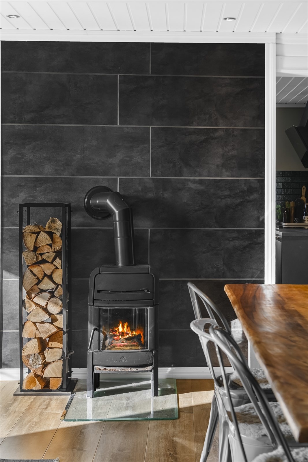 Vedovn i tue som varmer godt Galleribilde