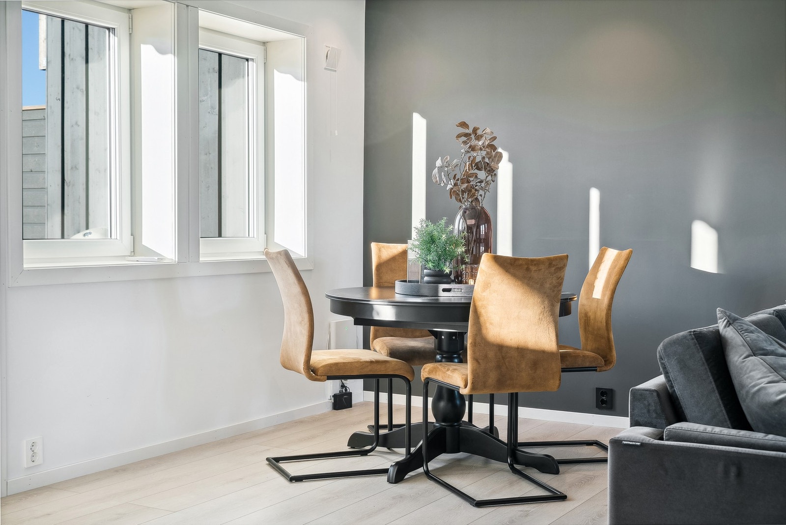 Her får man også plass til en spisegruppe. Galleribilde