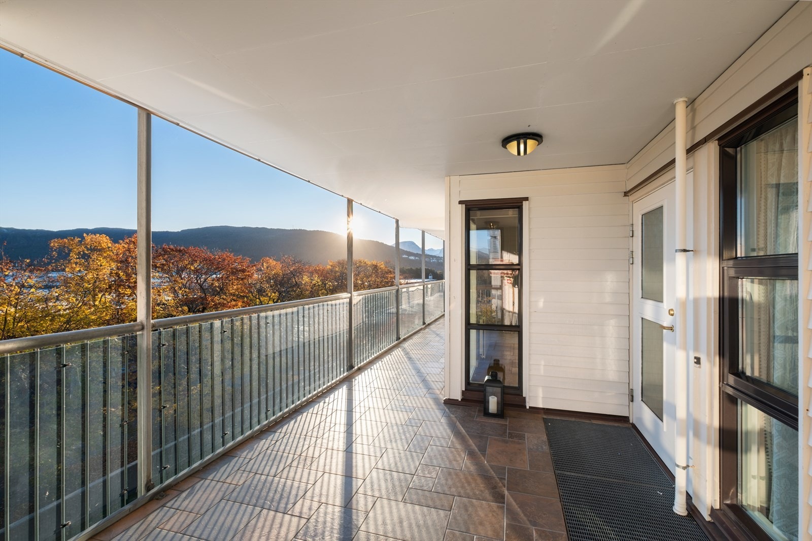 Svalgang | Morgensol Galleribilde