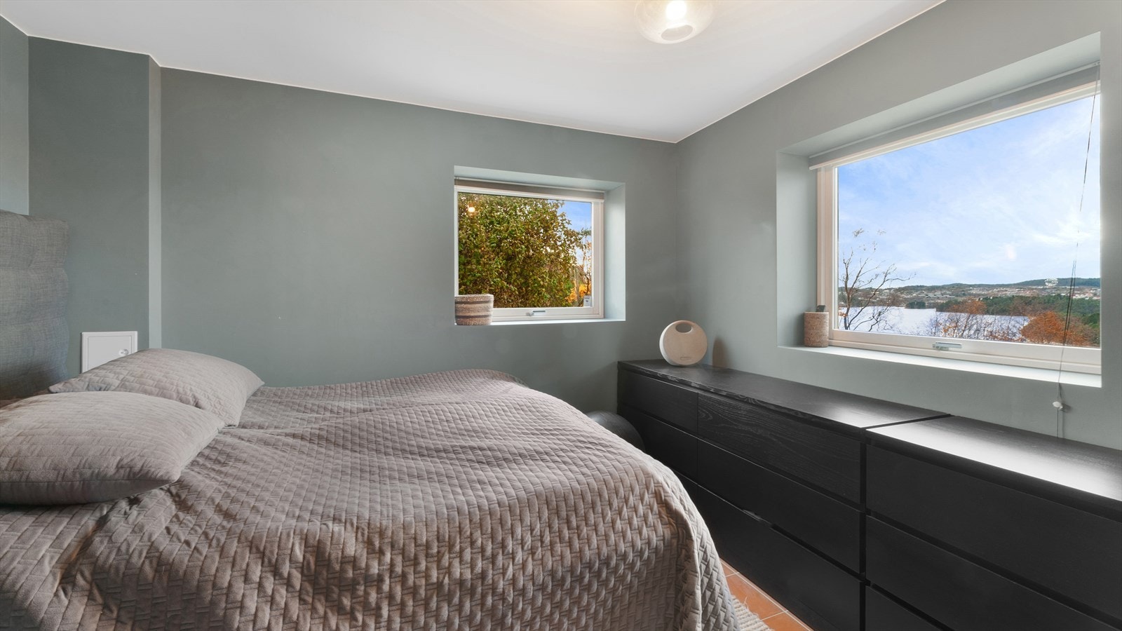 Huset har 4 soverom, 3 av dem i u.etg. Galleribilde