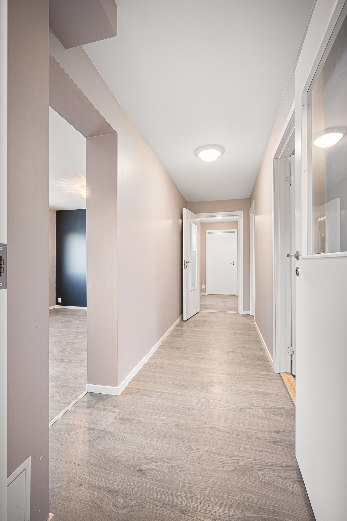 Gang i underetasjen Galleribilde